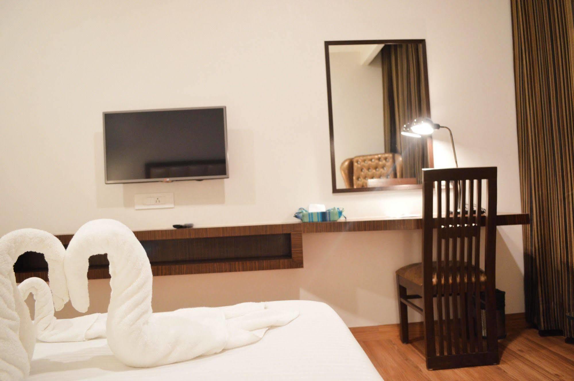 Fabhotel Prudent Amritsar Exterior foto